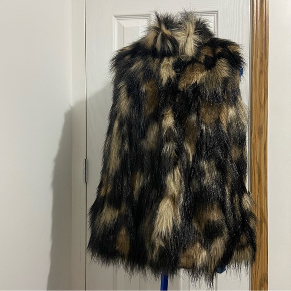INC International Concept women brown tone faux fur and knit vest. Size 1X. Used - Picture 1 of 7